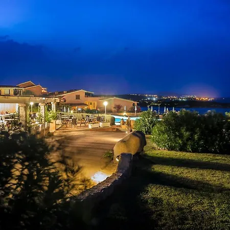 Marineledda Golfo Di Marinella Hotel apartamentowy