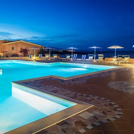 Marineledda Golfo Di Marinella Hotel apartamentowy Golfo Aranci