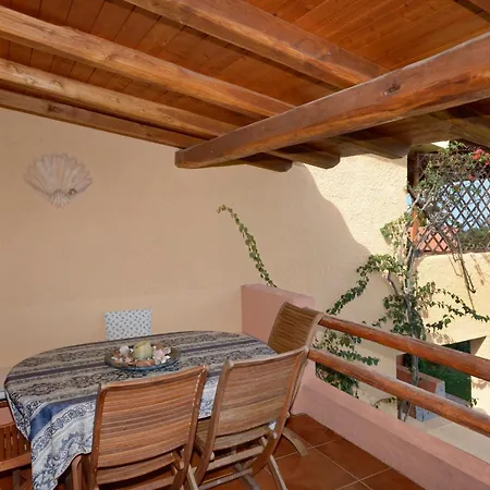 Marineledda Golfo Di Marinella Hotel apartamentowy