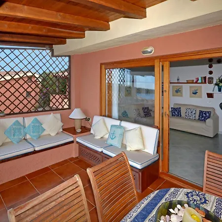 Marineledda Golfo Di Marinella Hotel apartamentowy