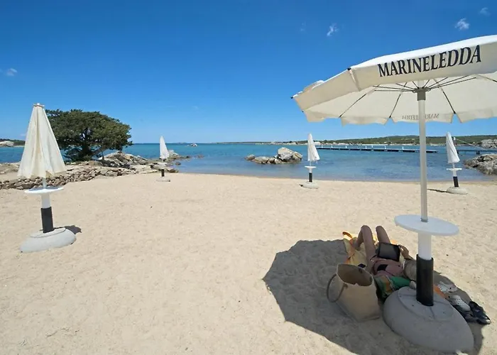 Apartmanhotel Marineledda Golfo Di Marinella 3*